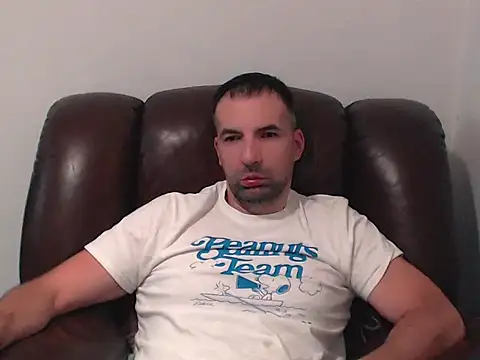 Leo_1617 – Live XXX-chat