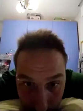 barbone15 Show in webcam