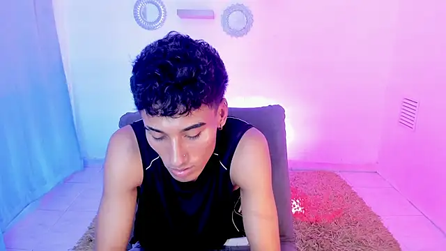 Chat +18 de Matias_dirtyboy_ ao vivo