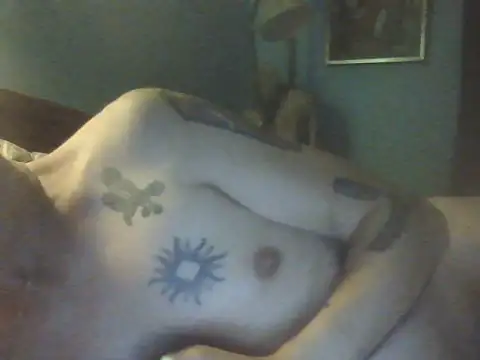 Živý XXX chat SHARPSkinhead