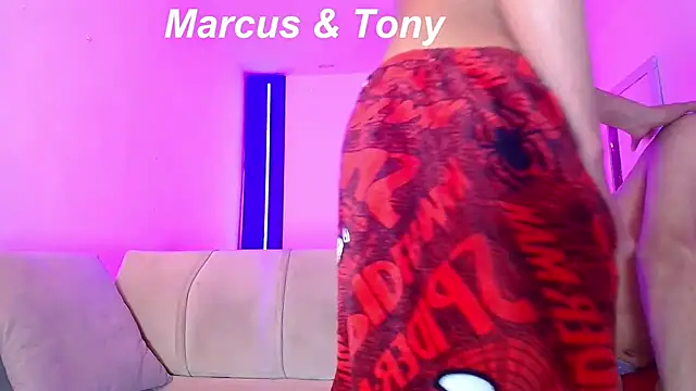 Chat +18 de Marcus_and_Tony ao vivo