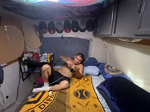 OmarSalasxh33's Webcam Show
