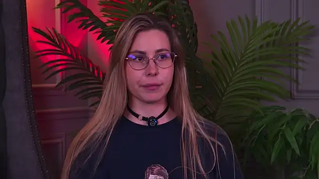 Živý XXX chat -SaraBlack-