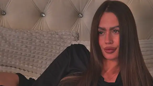 Amanda_River Adlı Modelin Canlı XXX Sohbeti