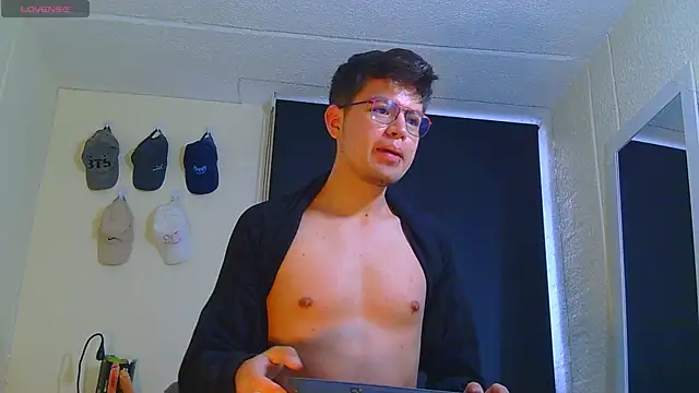 nicolatinboy 即時 XXX 聊天