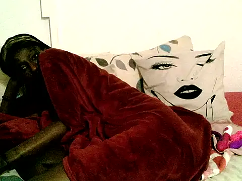 Blackbeautypearl120 Adlı Modelin Canlı XXX Sohbeti