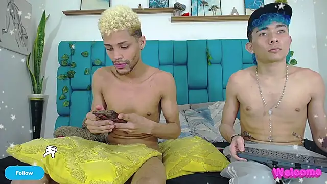 STRANGER_BOYS লাইভ XXX চ্যাট