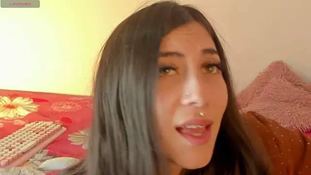 Alanaloiiss_ লাইভ XXX চ্যাট