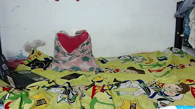 Tiff_-Styles élő XXX-chatje