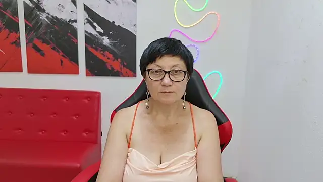 EmilyL0ve – Naživo XXX chat
