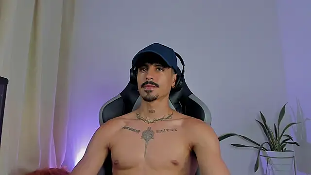 Chatroom XXX en direct de Lukeetaylor