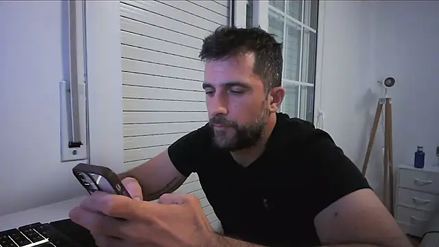 Chat +18 de alex877x ao vivo