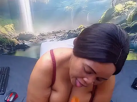 BLACKMILF4U Live XXX-chat