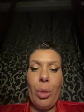 KrisKkiki's Live XXX Chat