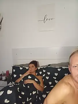 צ'אט XXX בשידור חי של BigTla90