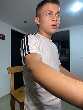 XXX chat uživo modela _Leo_Boy