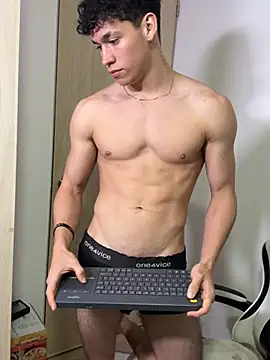 Luke_Muscle: απευθείας συνομιλία ΧΧΧ