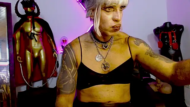 LILITHMADAME Adlı Modelin Canlı XXX Sohbeti