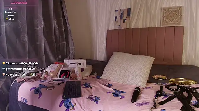 Petite_pepper Adlı Modelin Canlı XXX Sohbeti