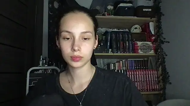 Yuna5343 Adlı Modelin Canlı XXX Sohbeti