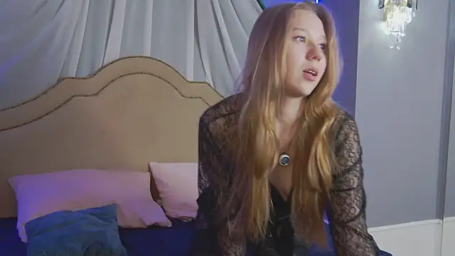 AuroraAtkins élő XXX-chatje