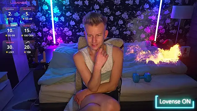 XXX chat uživo modela Vuitton