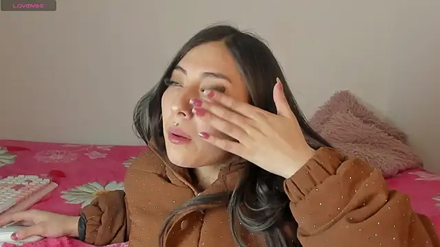 Alanaloiiss_'s Live XXX Chat