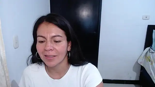 camilavargas_'s Live XXX Chat