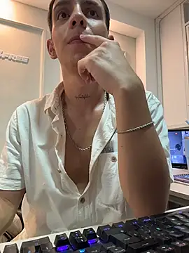 Liam_Fiire's Webcam Show