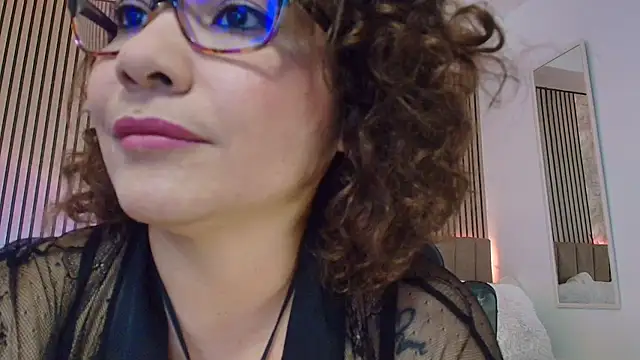 Chatroom XXX en direct de JuliRamirez