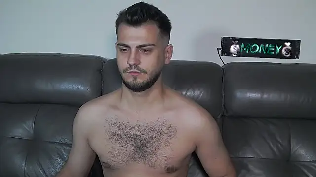 CrazyDom1 Adlı Modelin Canlı XXX Sohbeti