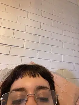 gattasromanxxe's Live XXX Chat