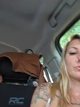 SheIsSomething – Naživo XXX chat