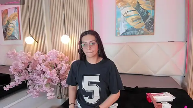 Chat +18 de Emily_brooks__ ao vivo