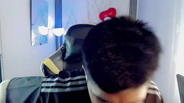 Chat +18 de Ascii_one ao vivo