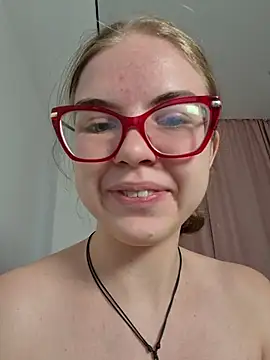 Sarah_HSのライブXXXチャット