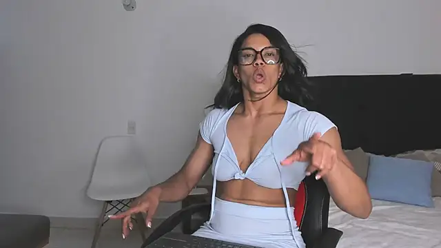 دردشة IrisFit الجنسية المباشرة