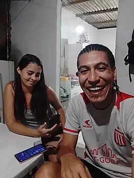 Rodri-Cami's Live XXX Chat