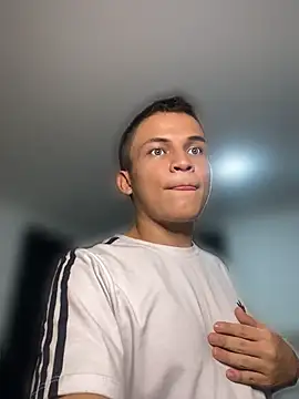 _Leo_Boy Chat XXX live