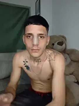 MaxHornyLatin's Live XXX Chat