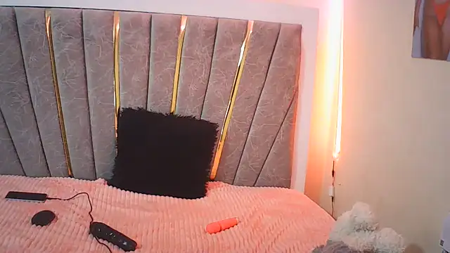 emmyteaz1 – Naživo XXX chat