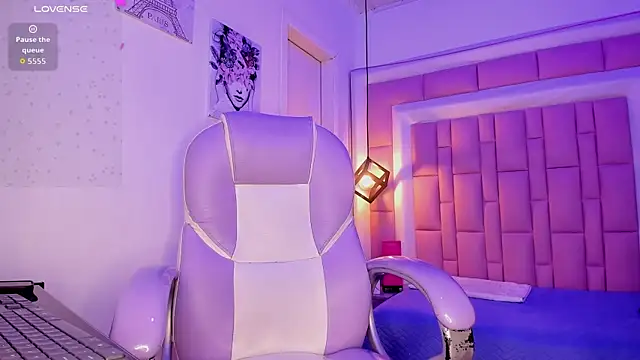 cherub_ Adlı Modelin Canlı XXX Sohbeti