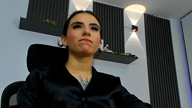 Chat +18 de isabella_hv ao vivo