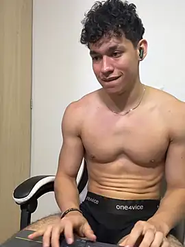 Luke_Muscle XXX чат на живо