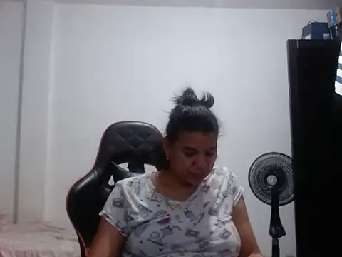 Adriana_0312のライブXXXチャット