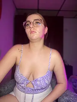 CoraVibes Chat XXX live