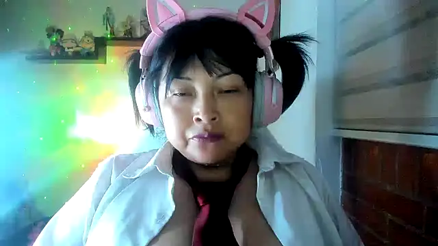Chat XXX en directo de Shaddycute_