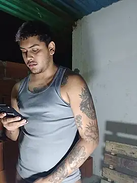XXX chat uživo modela Saul_88