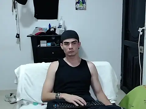 Zac_Efront: διαδικτυακό σόου στην κάμερα