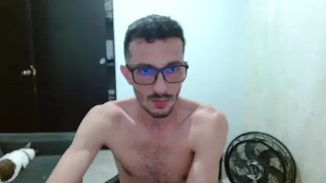 maskguy23's Live XXX Chat